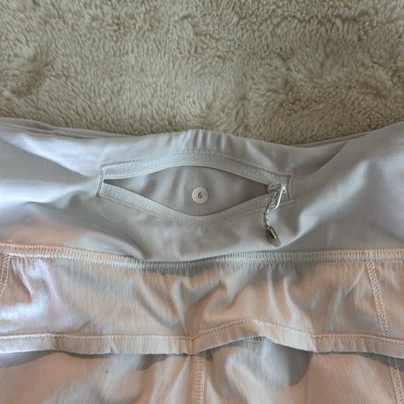 Speed Up Low-Rise Lined Short 2.5”, size 6 - Picture 4 of 6